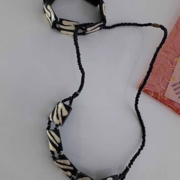 NWOT - NOUGAT AND LICORICE COLOR NECKLACE & BRACELET COMBO - Picture 2 of 2